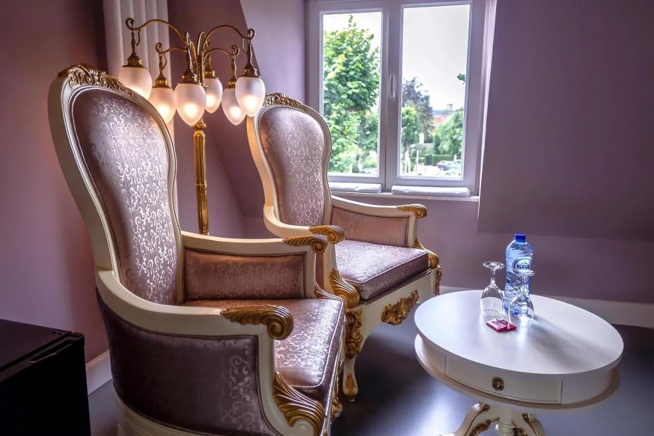 Saint Georges Bruges Luxury Suites 0*,